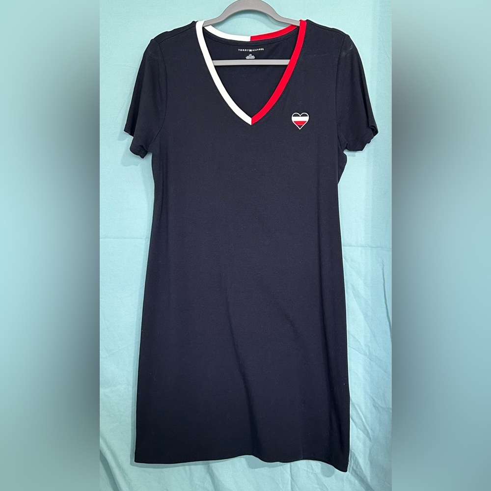 Tommy Hilfiger V-neck dress with heart